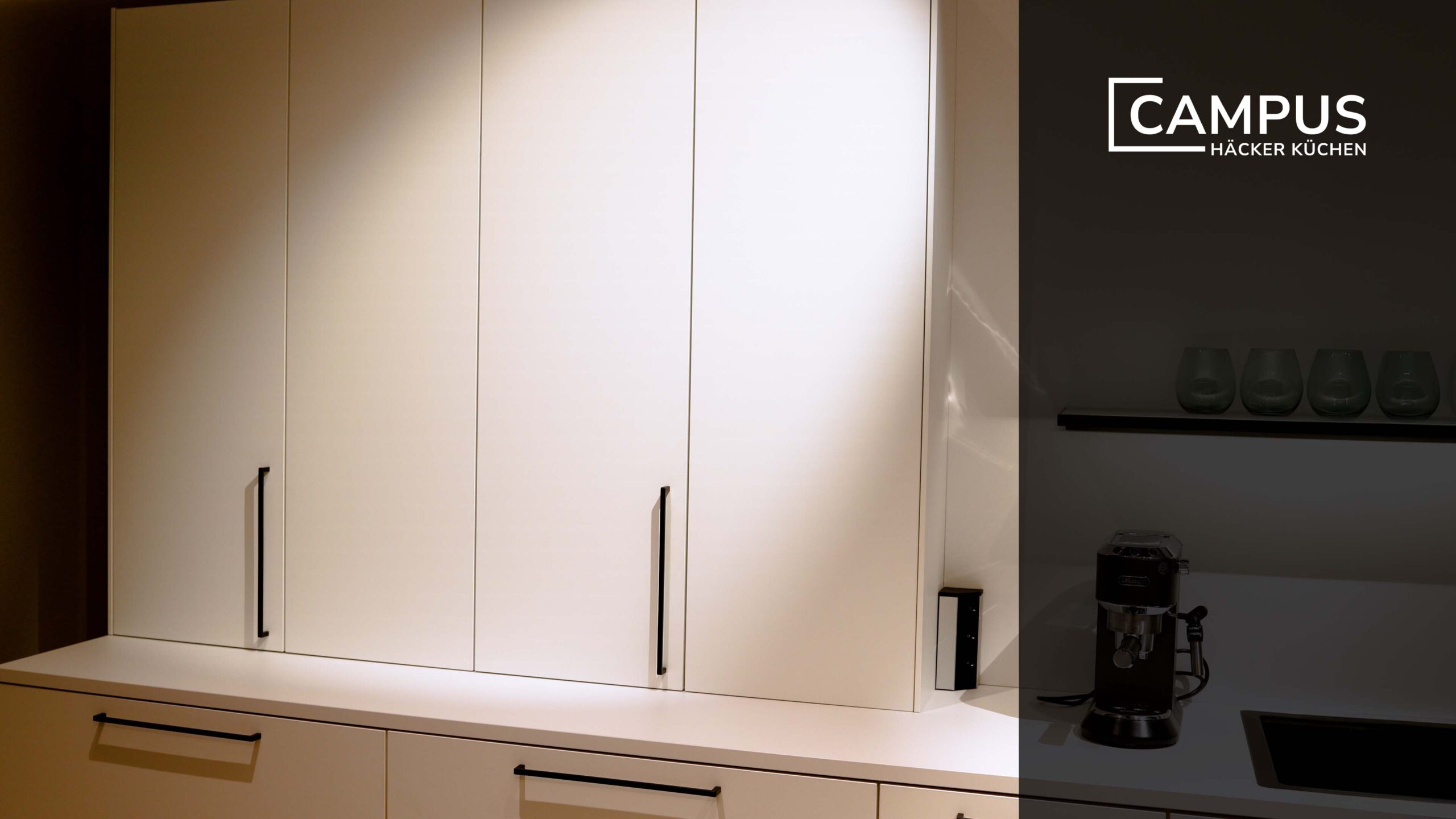 Armario sobre encimera con puerta plegable
